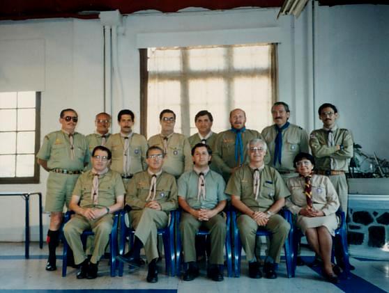 T.T.T. 1, 1993. De pie: Luis Castro M., César Ubilla C., Mario Matus H., Enrique García, Luis Lavín L., Raúl Schackels S., Vicente Huenchullán L., Wilfredo Valencia B. Sentados: Atilio Verdugo E., Vicente Canet S., Enrique Lavín L. (C.N.A.), Branco Marinov M., Elinia Coloma V. Tras la cámara: Juan Vinagre F.
